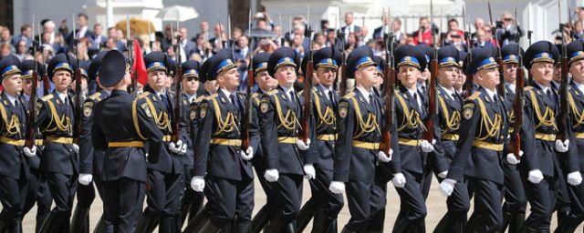 В Минобороны назвали число военных, задействованных на парадах в РФ