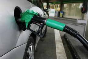 Автоэксперт оценил возможность возвращения на рынок неэкологичного бензина