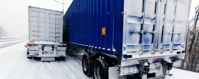 Движение фур в связи со снегопадами будет запрещено во Владивостоке