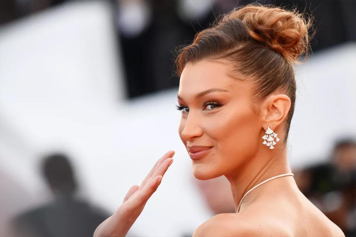 Белла Хадид рассказала о борьбе с болезнью Лайма