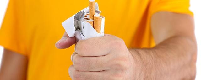 Ученые: Курение повышает шансы потерять слух