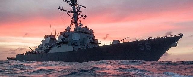 Два корабля ВМС США прошли мимо спорных островов в Южно-Китайском море