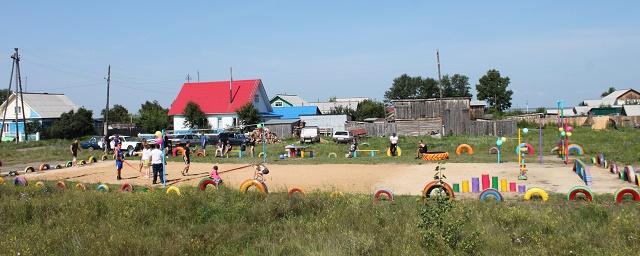В селе Звериноголовское открыли детскую спортивную площадку