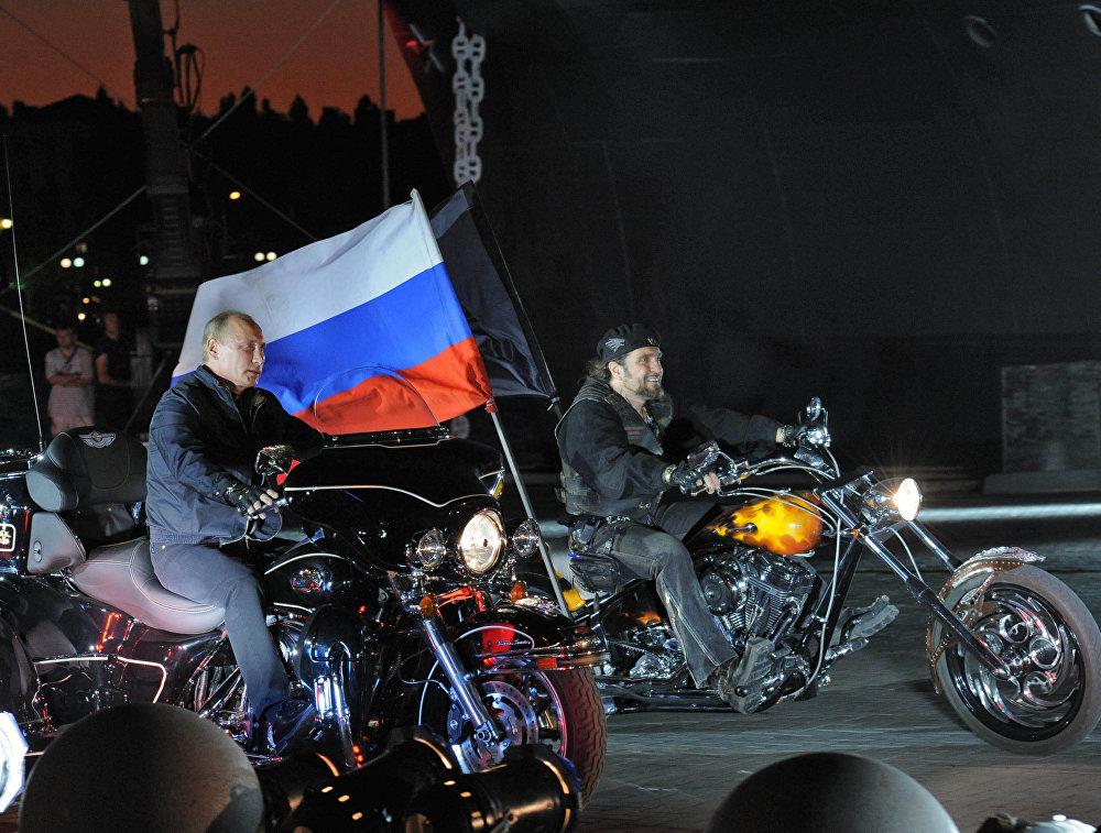 СМИ: Путин может встретиться в Севастополе с «Ночными волками»