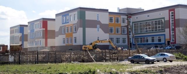 У новой школы в Пскове появятся тротуары