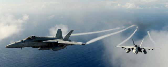 В США столкнулись два истребителя F-18