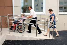 В Тверской области прокуратура помогла женщине восстановить права ее ребенка-инвалида на доступную среду