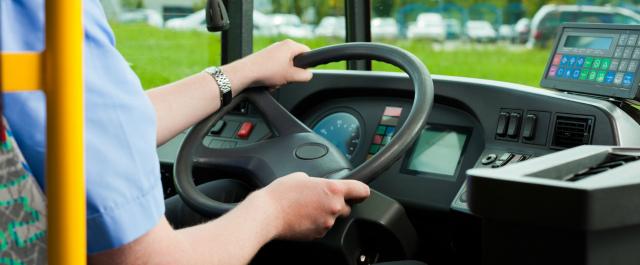 В ГИТ Саратова выявили низкую зарплату водителей автобусов