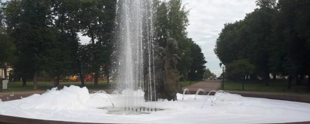 В Великом Новгороде фонтан «Сладко» вновь стал «пенным»