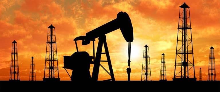 Цены на нефть снижаются на данных о росте запасов в США