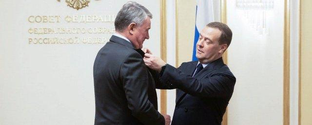 Медведев наградил медалью сенатора от Вологодской области Воробьева