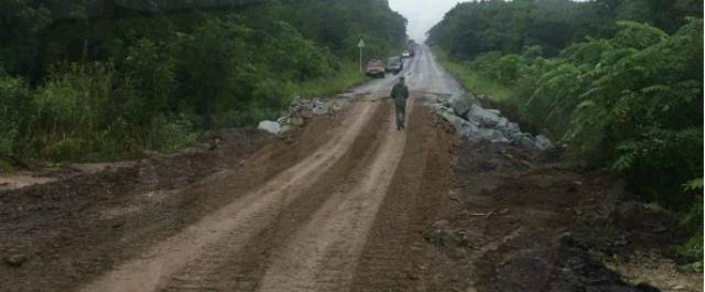 В четырех районах Приморья за сутки восстановили размытые дороги