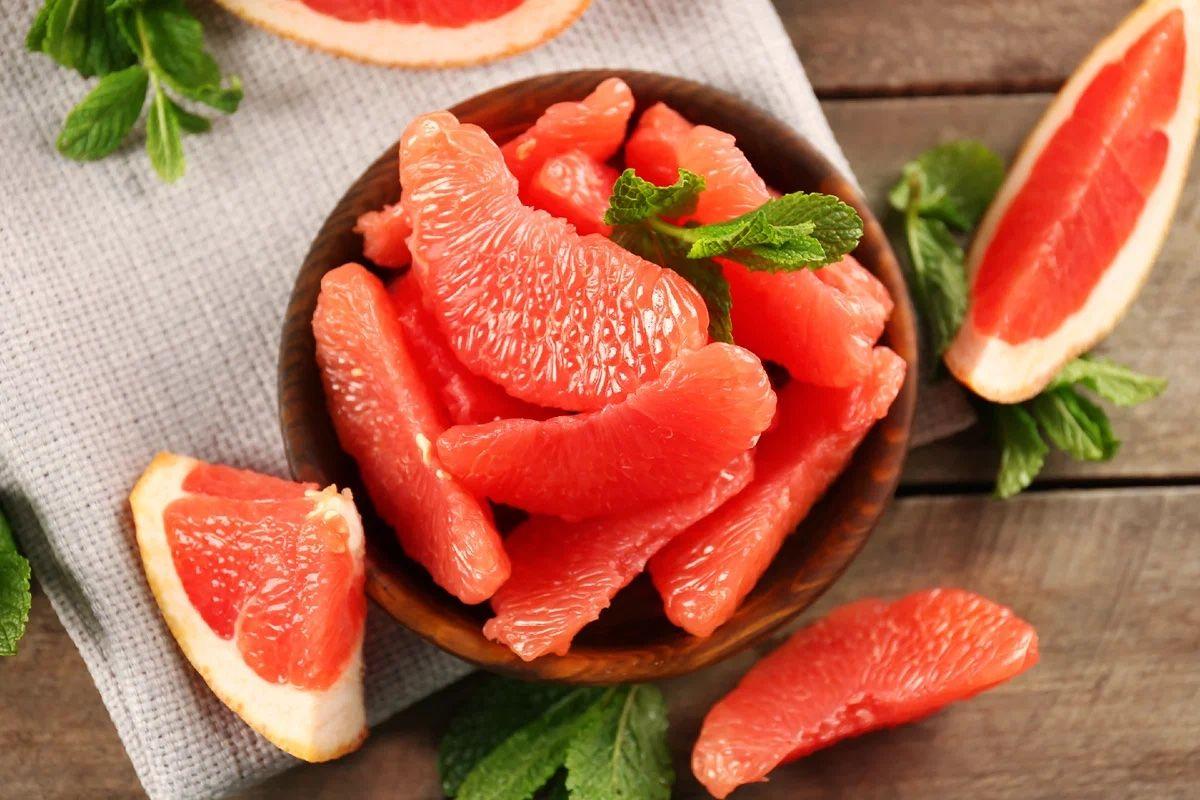Ученые рассказали, как ускорить похудение с помощью грейпфрута
