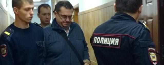 В Приморье управделами президента подало в суд на Андрея Поплавского