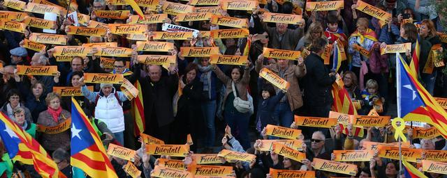 В Барселоне митингующие требуют освобождения каталонских политиков