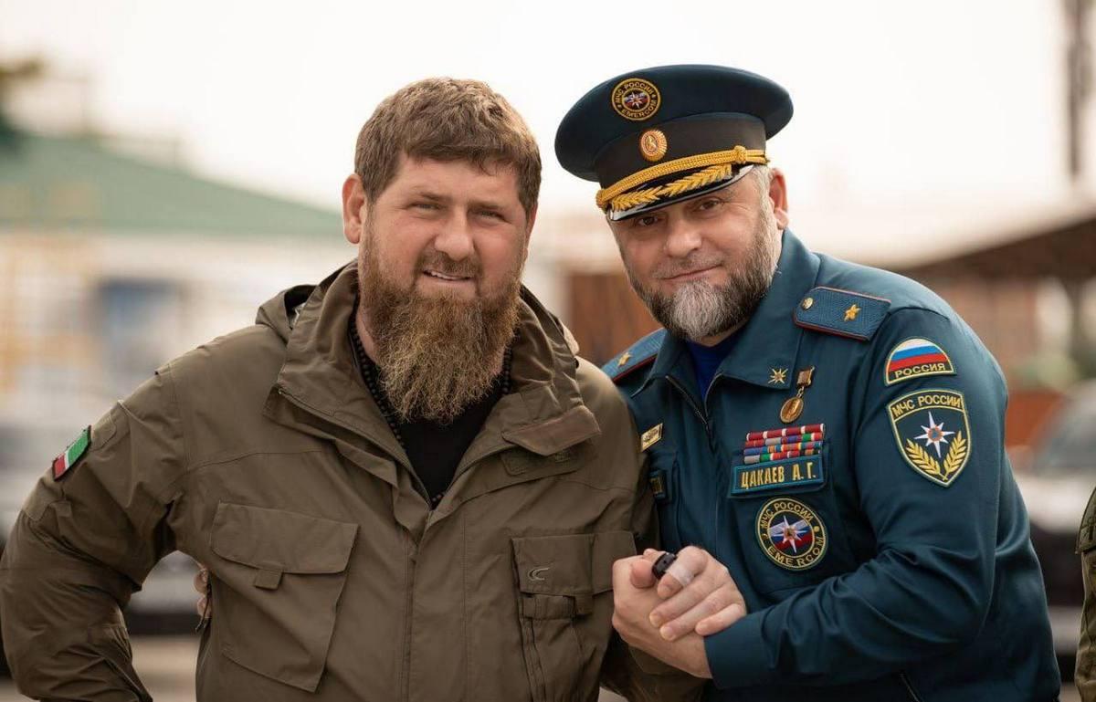 «Под нос его тяни!»: Что случилось с чеченским генералом на КПП в Дагестане. Кадыров и Меликов сами разберутся?