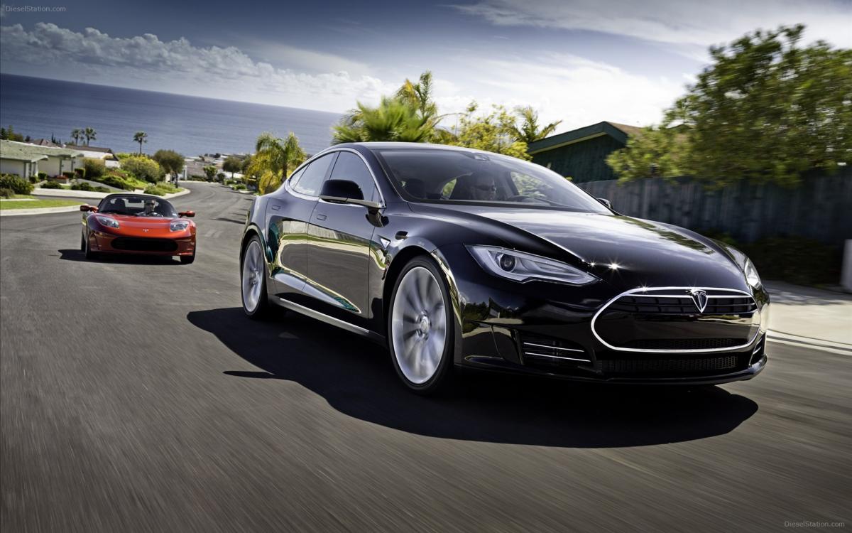На Tesla автовладельцы подали в суд за некачественный автопилот