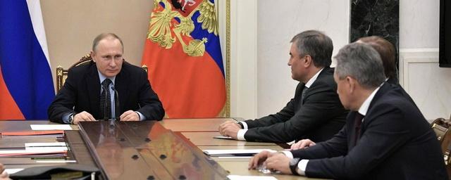 Путин обсудил с Совбезом отношения с Белоруссией и катастрофу в Мосуле
