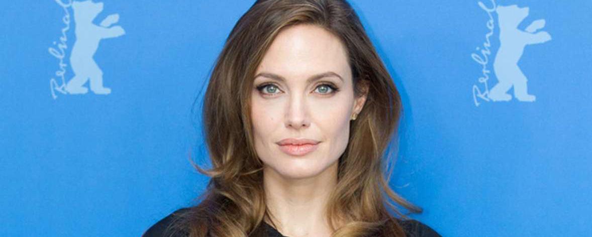 Джоли намерена подать в суд на Питта за неуплату алиментов