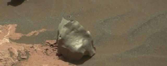 Аппарат Curiosity обнаружил на Марсе еще один металлический метеорит