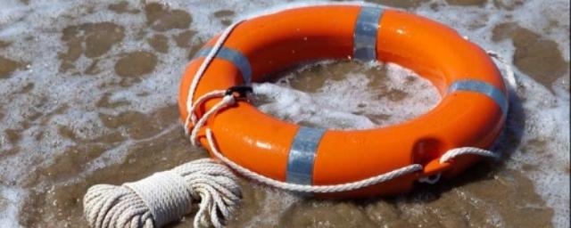 На Омских пляжах заступили на работу 15 спасателей