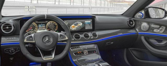 Mercedes-Benz показал эскизы салона нового GLE