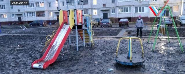 В Чувашии на детской площадке мальчика засосало в грязь