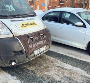 В Челябинске водитель маршрутки напал на беременную женщину из-за подозрения в безбилетном проезде