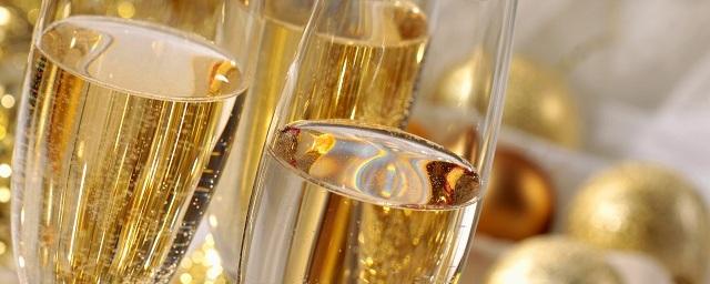 Ученые рассказали о влиянии шампанского на мозг человека