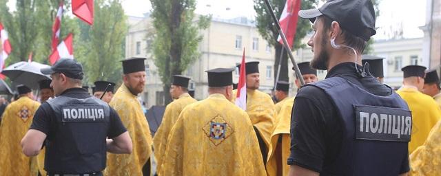 Нацполиция Украины усилила охрану церквей перед праздниками
