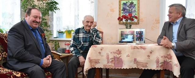 Депутат облдумы Владимир Казаков посетил ветеранов ВОВ