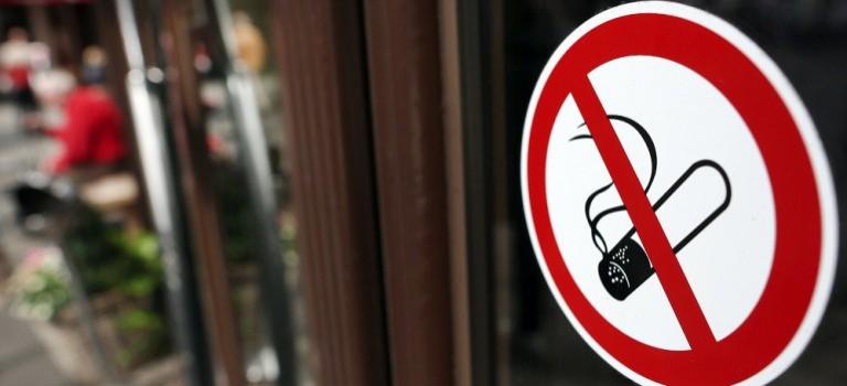 Опрос: 61% россиян одобряет запрет продажи табака родившимся в 2015-м
