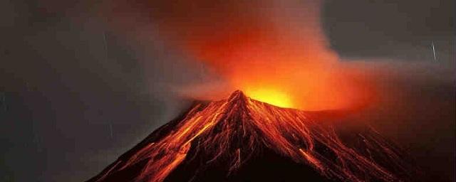 Ученые выявили связь между эволюцией жизни и вулканами