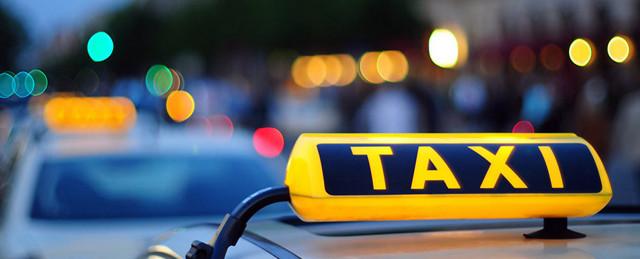В Новосибирске двое мужчин ограбили таксиста и угнали его автомобиль
