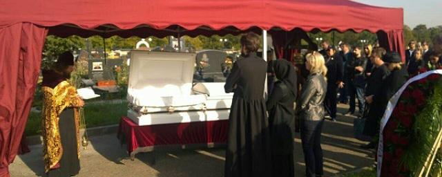 Экс-солистку группы «Банд’Эрос» Раду Змихновскую похоронили в Москве