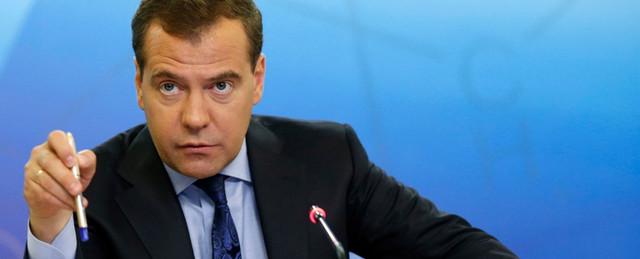 Медведев призвал расстаться с иллюзиями о скорой отмене санкций