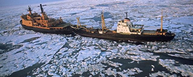 На строящийся ледокол «Арктика» загрузили турбогенератор левого борта