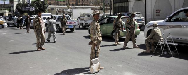 В йеменском Адене 4 солдата погибли в результате теракта в аэропорту
