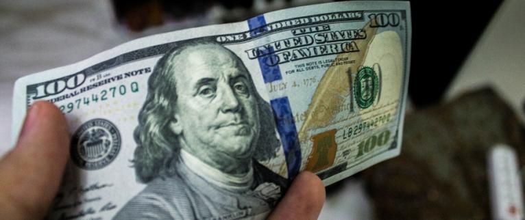 Курс доллара впервые за месяц поднялся до 59 рублей