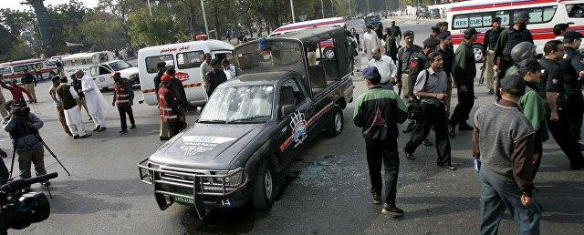 В Пакистане 10 человек стали жертвами взрыва микроавтобуса