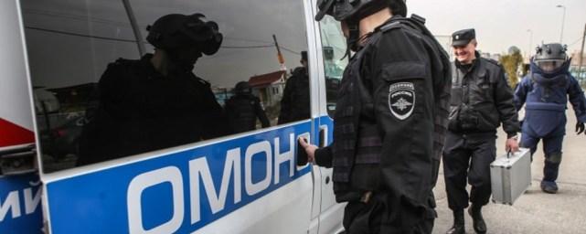 В Петербурге после звонка с Украины искали бомбу в Смольном