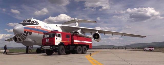 В Иркутской области авиация МЧС потушила 85 км горящей кромки леса