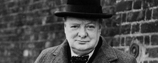 В США обнаружили неизданную статью Черчилля о внеземной жизни