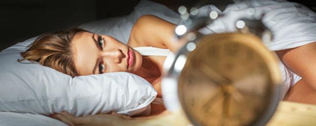 Недостаток сна повышает риск инсульта