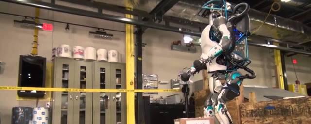Больше половины организаций в области робототехники нуждаются в кадрах