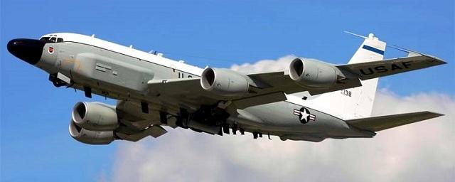 Пентагон: Истребитель КНР допустил небезопасный перехват самолета США