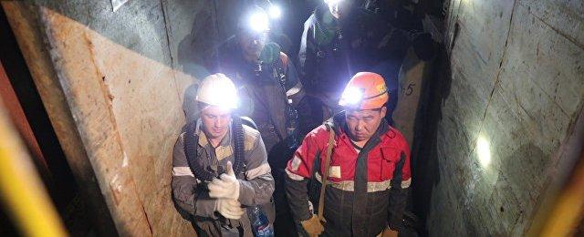 В Якутии спасатели продолжают поиски восьми горняков на руднике «Мир»
