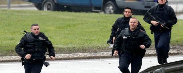 В Марселе полицейские ликвидировали напавшего на людей с ножом