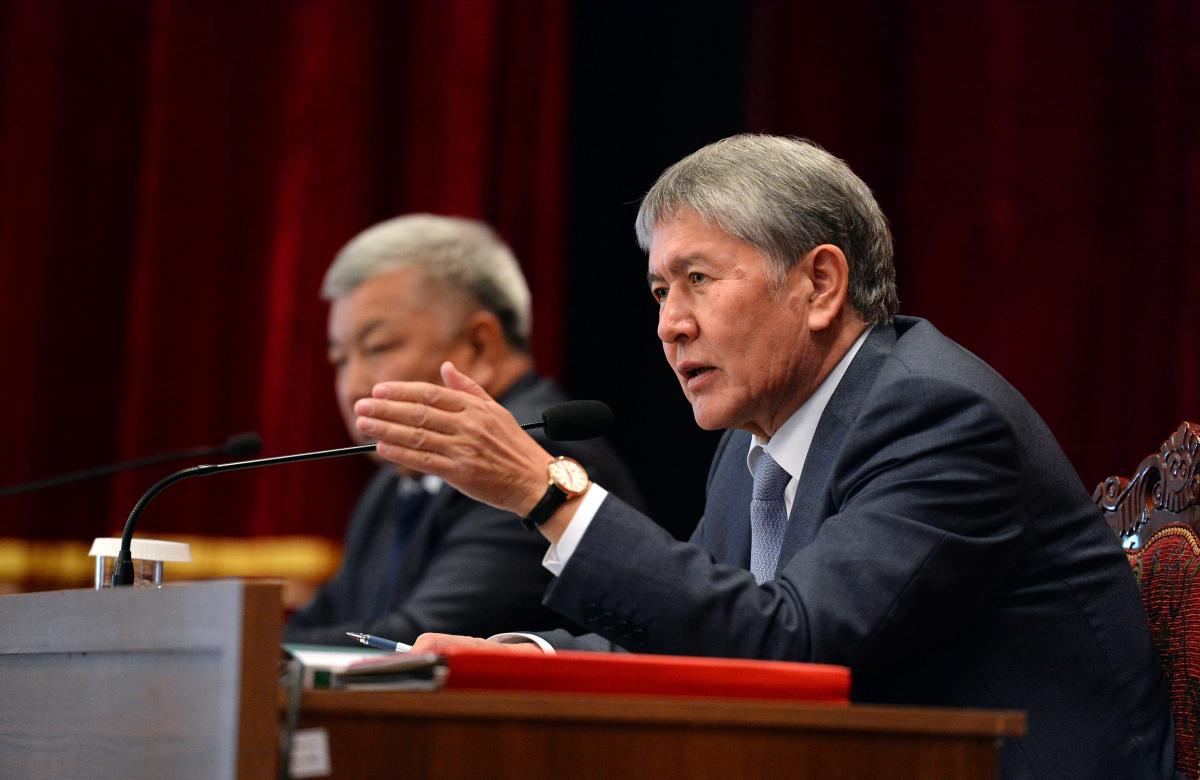 Путин поздравил президента Киргизии Атамбаева с успешными выборами