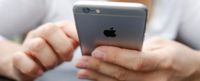 Депутат ЗакСа предложил запретить госслужащим пользоваться iPhone